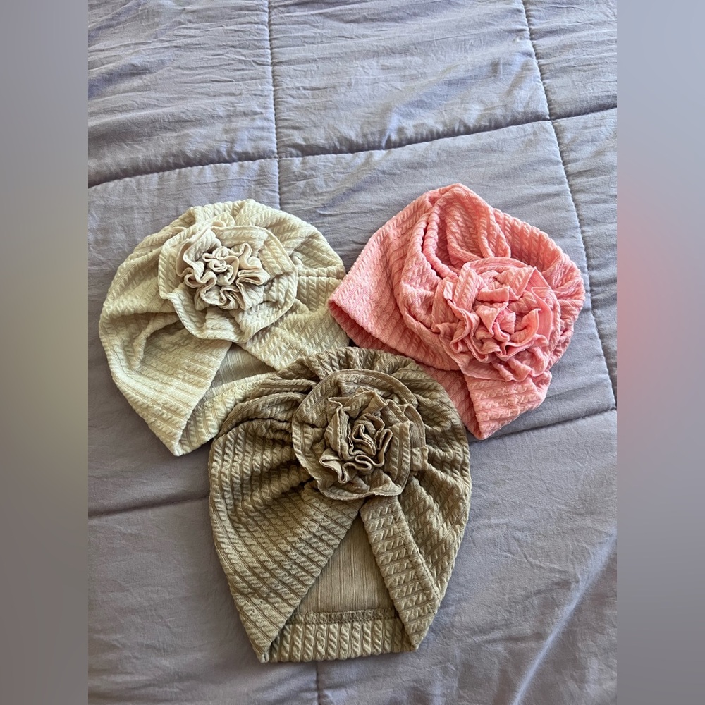 SHEIN Kids Turban Trio - Coral, Beige, and Taupe